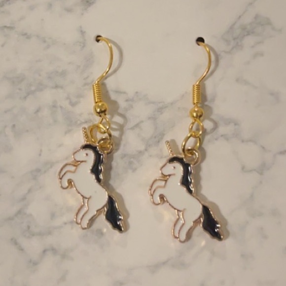 🔴Handmade Unicorn Earrings🦄 - Picture 2 of 3